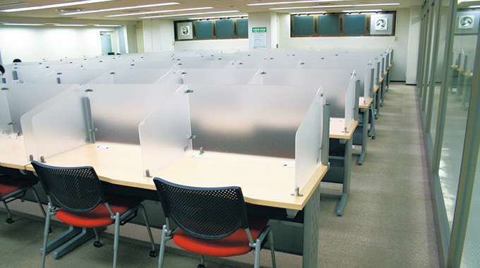 資格の大原社労士 自習室